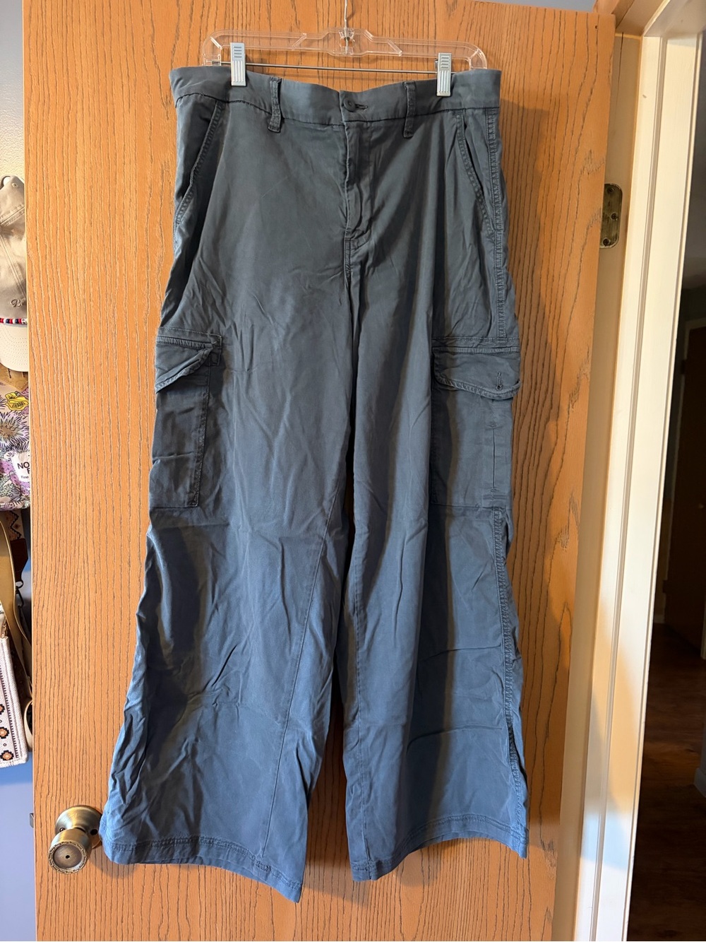 Wide-Leg Cargo Pants in Slate Gray - Women’s